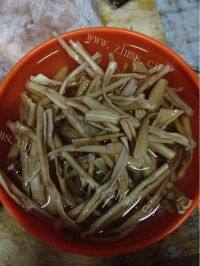 十分诱人的鱼香肉丝做法图解3)