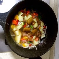 午餐咖喱牛筋饭做法图解4)