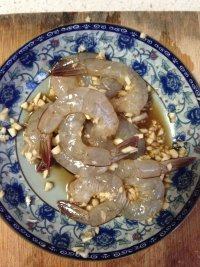 家常菜虾仁蒸豆腐做法图解2)