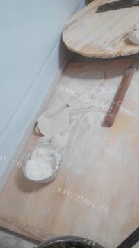 好吃的西葫素包子做法图解9)