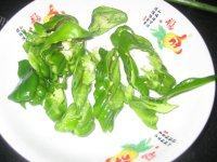 家常菜青椒炒鸭肠做法图解3)