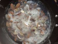美味的爆炒花甲做法图解3)