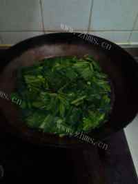 美味的菠菜炒粉丝做法图解2)