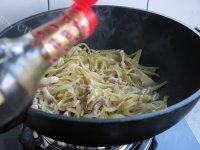 简单版榨菜炒肉丝做法图解9)