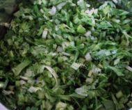 猪肉芹菜馅饼做法图解1)