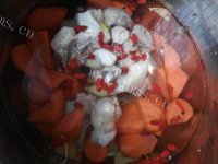 自制萝卜枸杞煲鸡肉做法图解5)