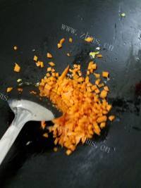 美味的杂蔬炒饭做法图解6)