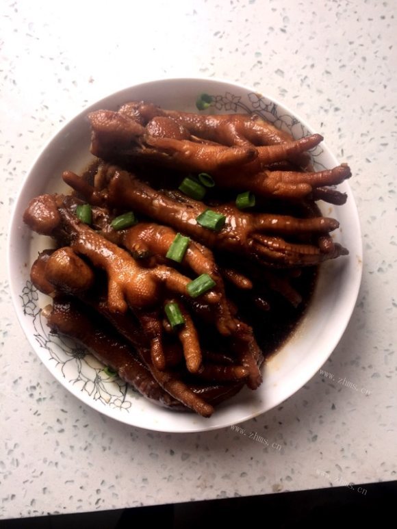 五味俱全的红烧鸡爪