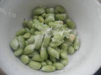 家常菜毛豆烧鸡块做法图解2)
