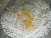 唇齿留香的蔓越莓司康做法图解4)