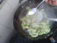 爽滑醋溜西葫芦