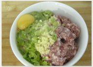 家常菜青椒塞肉做法图解2)