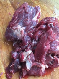牛肉丸子萝卜汤做法图解1)