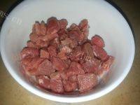 自制香菇牛肉酱做法图解1)