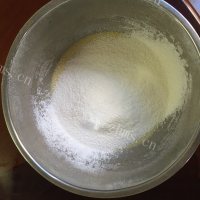 回味无穷的酸奶乳酪蛋糕做法图解4)