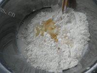 自制的奶香饼干做法图解2)