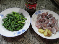 豉香蒜薹炒牛蛙做法图解1)