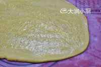自制南瓜葱花卷做法图解4)