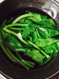 美味的豆腐菠菜粥做法图解3)