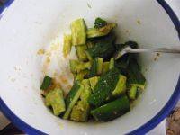 家常菜刀拍黄瓜
