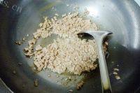 自制酸豆角炒肉末做法图解3)