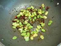 开胃酸腌菜炒蚕豆的做法图解五