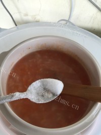甜甜的马蹄胡萝卜粥做法图解8)