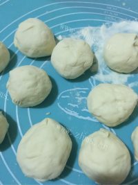 口感不错的水煎包做法图解4)