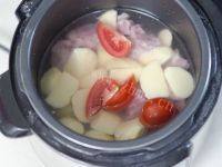 最爱的排骨炖土豆做法图解8)