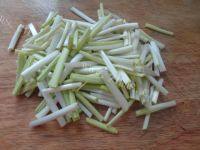 家常菜白菜炒豆干做法图解6)