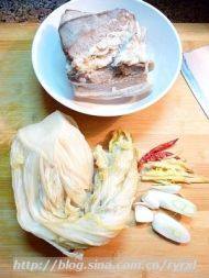 家常菜酸菜汆白肉做法图解4)