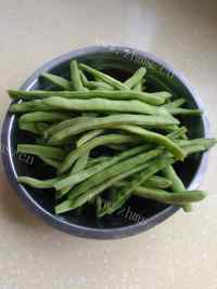 家常菜蒜泥豆角做法图解1)