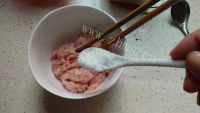 美味的豌豆肉丸汤做法图解3)