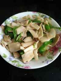 家常菜杏鲍菇炒青椒