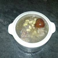 营养丰富的黄豆排骨汤