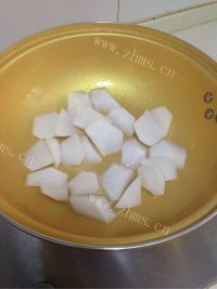 美味的炖萝卜做法图解3)