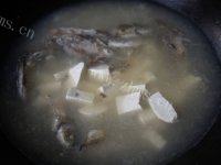 鲫鱼豆腐汤（家庭版）做法图解9)
