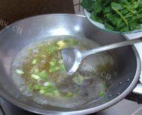 家常菜菠菜蛋花汤做法图解10)