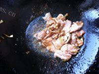 家常菜杏鲍菇西红柿炒肉做法图解4)