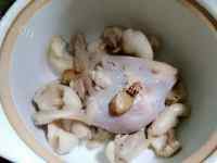 美味的食品澳斑鱼头炖豆腐的做法图解三