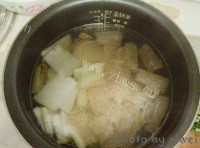 竹荪煲鸡汤做法图解14)