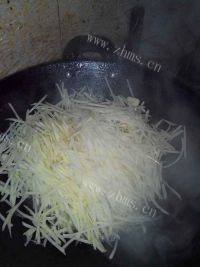 家常菜醋溜土豆丝做法图解6)
