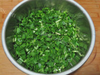 自制韭菜鸡蛋糊饼做法图解3)