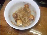 美味的太子参无花果瘦肉汤做法图解3)