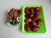 美味的红枣夹核桃做法图解1)