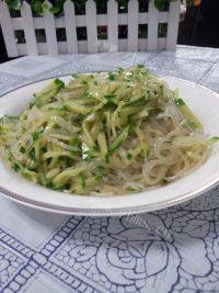 家常菜凉拌黄瓜粉丝