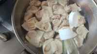 美味的鲜肉馄饨做法图解11)