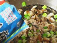 香喷喷的土家烧饼做法图解15)