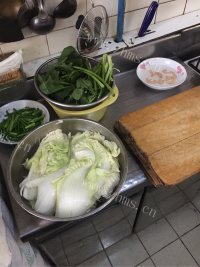 美味的白菜海米炖豆腐做法图解1)
