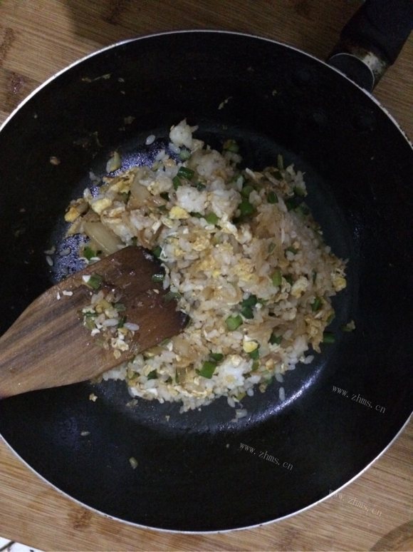 特色美食辣白菜炒饭